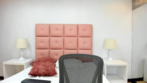 Snapshot of lhiamfitt chatting on December 2024 03:26:01 PM lhiamfitt online show from December 2024 03:26:01 PM