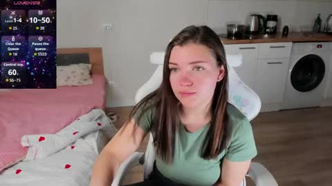 lia_2002_ online show from April 2026 01:23:01 PM