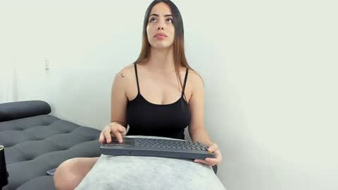 Lia y Felipe --  online show from January 2025 10:45:02 PM