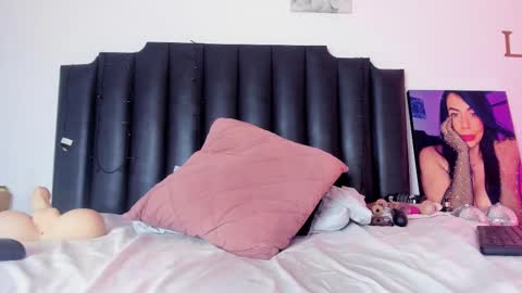 Lia Jhonson online show from February 2025 02:13:02 PM