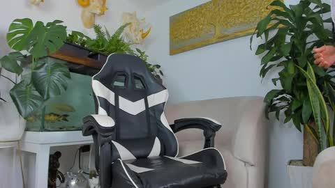 Snapshot of lia_lovelly chatting on April 2026 08:50:01 PM lia_lovelly online show from April 2026 08:50:01 PM