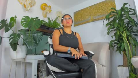 Snapshot of lia_lovelly chatting on April 2026 08:10:02 PM lia_lovelly online show from April 2026 08:10:02 PM