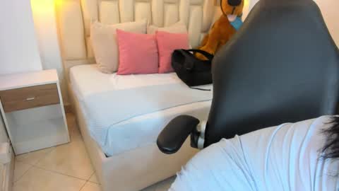 lia_mariana online show from January 2026 05:15:02 PM