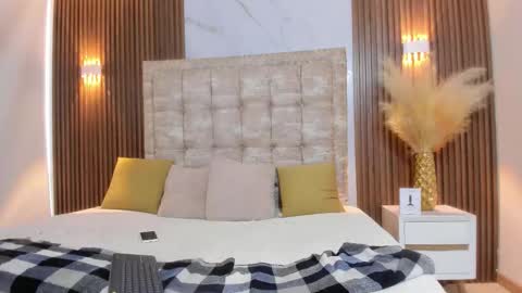 Lia online show from February 2026 01:04:01 PM