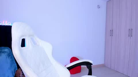 Little Queen Lia  online show from March 2025 06:24:01 AM