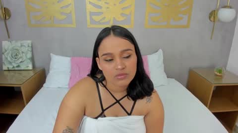 Lia  online show from February 2025 02:11:02 AM