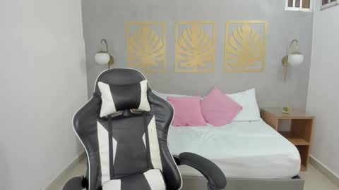 Lia  online show from February 2025 08:48:01 AM