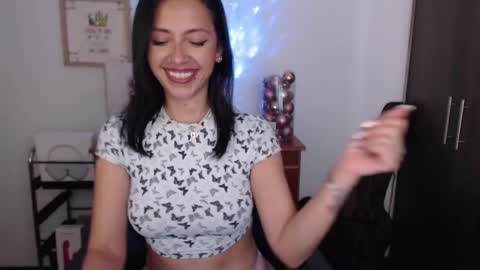 Snapshot of lia_smith87 chatting on December 2024 07:50:02 PM Laura online show from December 2024 07:50:02 PM