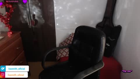 Snapshot of lia_smith87 chatting on February 2025 05:37:02 AM Laura online show from February 2025 05:37:02 AM