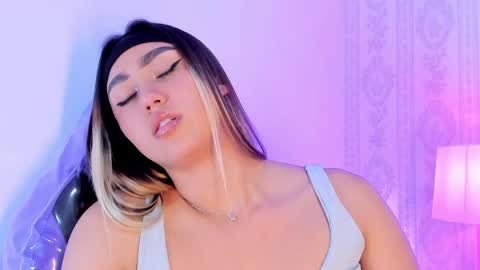 Snapshot of liaa_18 chatting on April 2026 07:45:01 AM Liaa online show from April 2026 07:45:01 AM