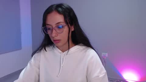   lia  online show from January 2026 12:13:02 AM