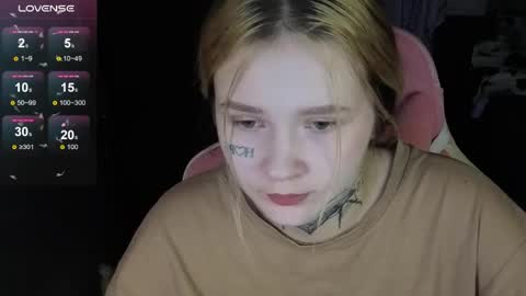 liaa_li online show from April 2026 08:42:02 PM