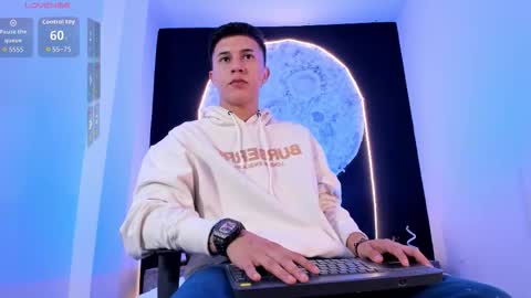 Liam Smith online show from October 2025 11:58:02 AM