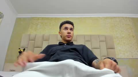 Liam Smith online show from November 2025 12:22:01 PM