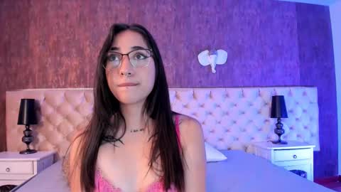 liaa turner  online show from October 2025 09:02:01 PM