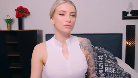 Lia online show from February 2026 09:27:02 AM