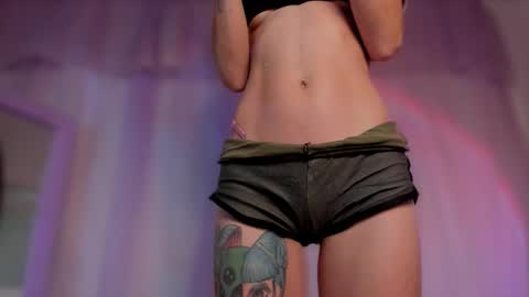 Snapshot of liahilton_ chatting on March 2026 11:22:02 PM lh6 9c online show from March 2026 11:22:02 PM