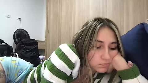 Snapshot of liahrommie chatting on March 2026 10:37:02 PM Amy online show from March 2026 10:37:02 PM