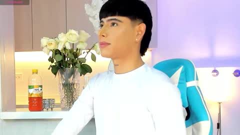 Liam online show from September 2025 01:49:02 PM