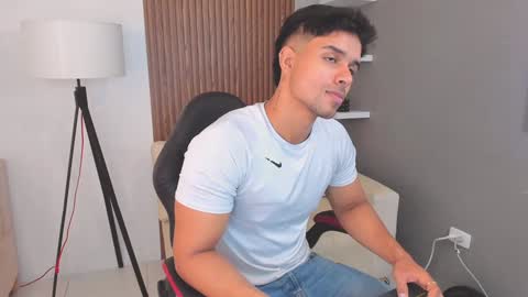 Snapshot of liam_colliins chatting on February 2025 11:40:02 AM Liam Collins online show from February 2025 11:40:02 AM