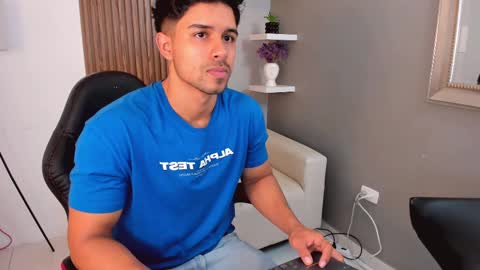 Snapshot of liam_colliins chatting on February 2025 11:33:01 AM Liam Collins online show from February 2025 11:33:01 AM