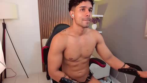 Snapshot of liam_colliins chatting on February 2025 05:42:02 PM Liam Collins online show from February 2025 05:42:02 PM