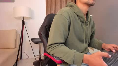 Snapshot of liam_colliins chatting on February 2025 11:41:01 AM Liam Collins online show from February 2025 11:41:01 AM