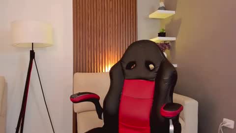 Snapshot of liam_colliins chatting on February 2025 02:42:02 PM Liam Collins online show from February 2025 02:42:02 PM