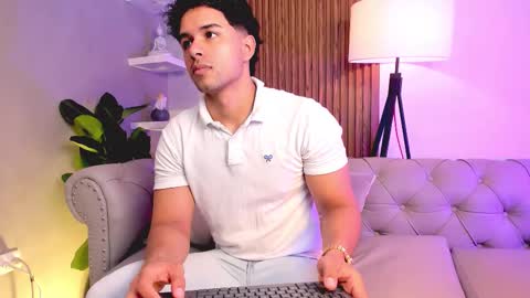 Snapshot of liam_colliins chatting on November 2025 11:45:01 AM Liam Collins online show from November 2025 11:45:01 AM