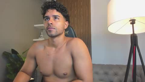 Snapshot of liam_colliins chatting on April 2026 11:47:02 AM Liam Collins online show from April 2026 11:47:02 AM