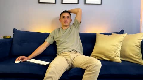 Liam online show from January 2025 09:58:02 PM