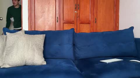 Liam online show from November 2025 01:34:01 PM