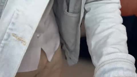 Liam online show from November 2025 04:44:01 PM