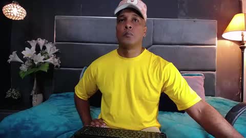 Liam online show from November 2025 07:29:02 PM