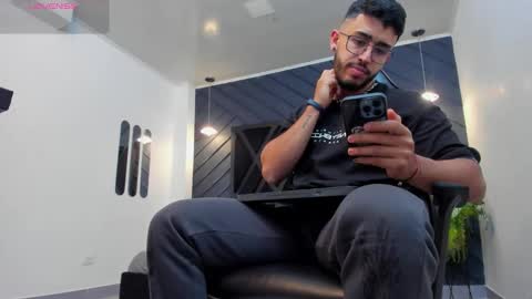 LIAM KLEIN online show from October 2025 11:20:02 AM