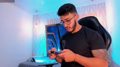 LIAM KLEIN online show from November 2025 11:32:02 AM