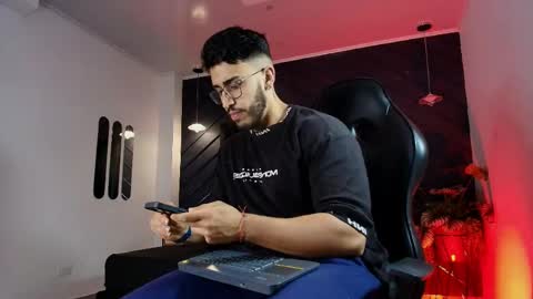 LIAM KLEIN online show from April 2026 11:14:02 AM