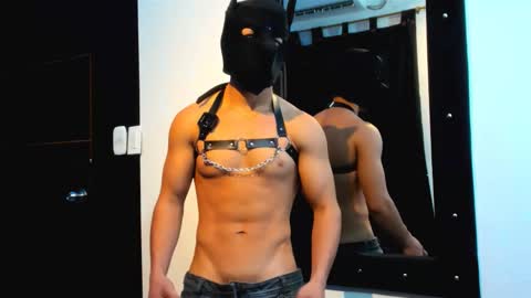 liam_knight online show from October 2025 02:30:02 AM