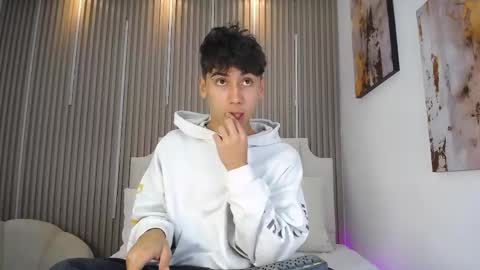 Snapshot of liam_lux chatting on April 2026 01:03:02 PM LIAM online show from April 2026 01:03:02 PM