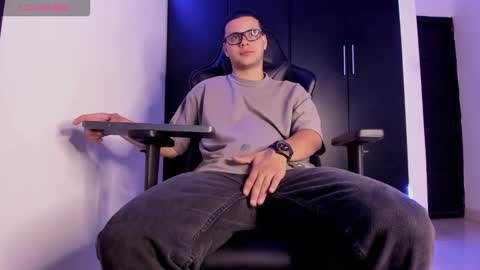 Snapshot of liam_mateo_ chatting on March 2026 06:18:01 AM Liam online show from March 2026 06:18:01 AM