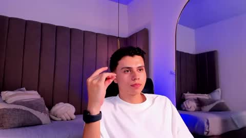 Snapshot of liam_salvatore chatting on April 2026 09:32:02 PM liam_salvatore online show from April 2026 09:32:02 PM
