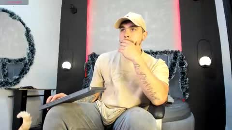 Liam online show from December 2025 07:32:01 PM