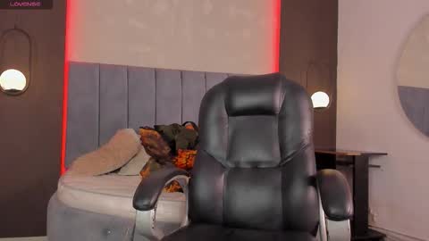 Liam online show from February 2026 07:35:01 PM