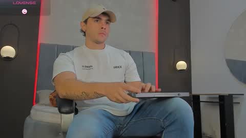 Liam online show from March 2026 08:04:02 PM