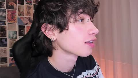 Snapshot of liamelf chatting on December 2024 06:35:01 AM Liam online show from December 2024 06:35:01 AM