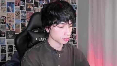 Snapshot of liamelf chatting on September 2025 06:26:02 AM Liam online show from September 2025 06:26:02 AM