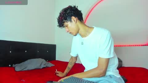 Snapshot of liammendoza98 chatting on May 2026 12:04:02 PM LIAM KAI online show from May 2026 12:04:02 PM