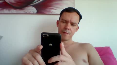 Snapshot of liamrosezn chatting on December 2024 02:02:01 PM LiamRose online show from December 2024 02:02:01 PM