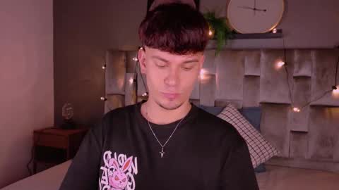 Liam Thunder online show from October 2025 03:10:01 AM