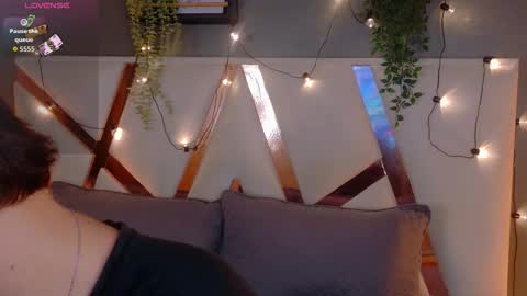 Liam Thunder online show from December 2025 08:03:02 PM